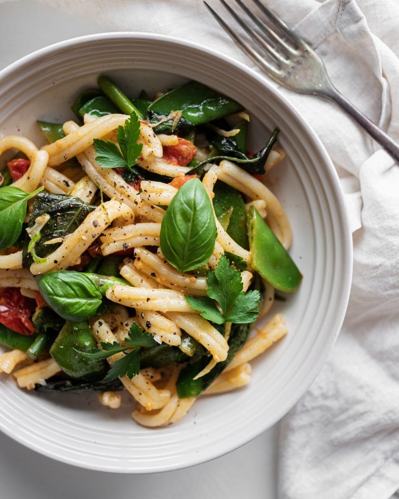 Spring Pasta with Asparagus and Snow Peas » not hangry anymore